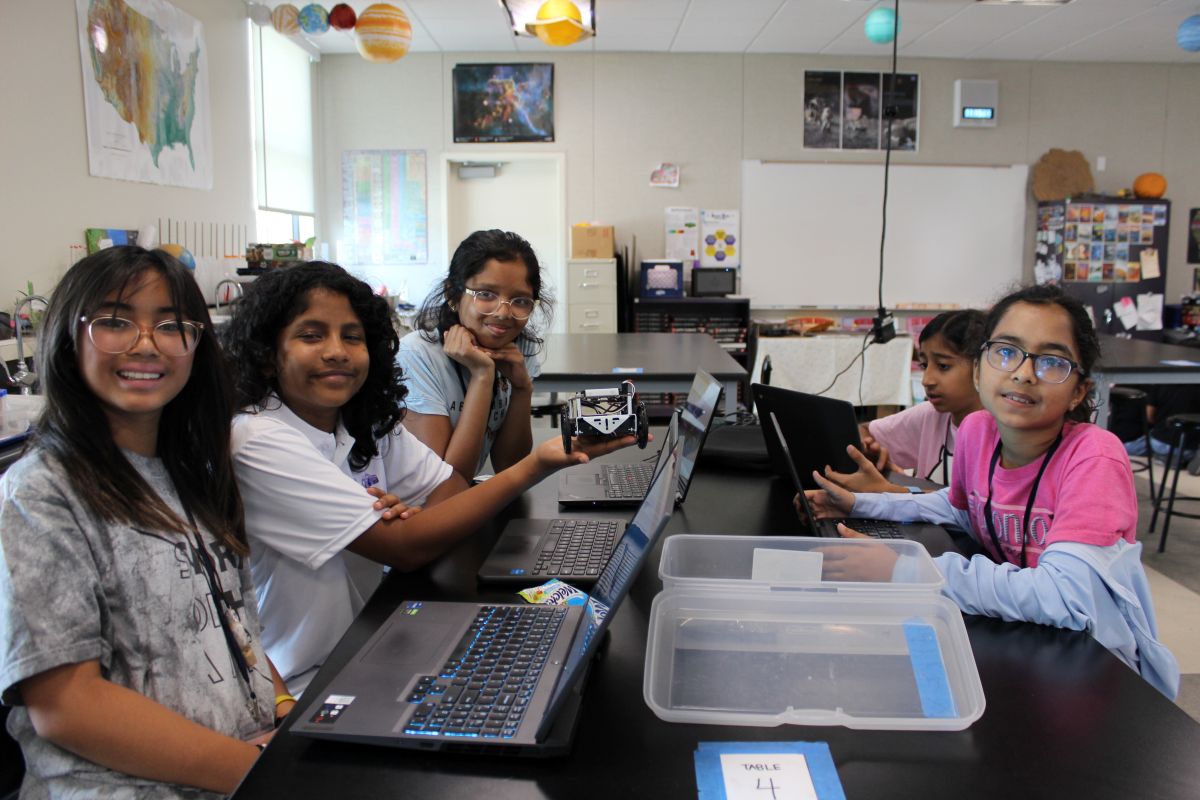 cybersecurity-meets-robotics-at-girls-who-code-stem-summit/